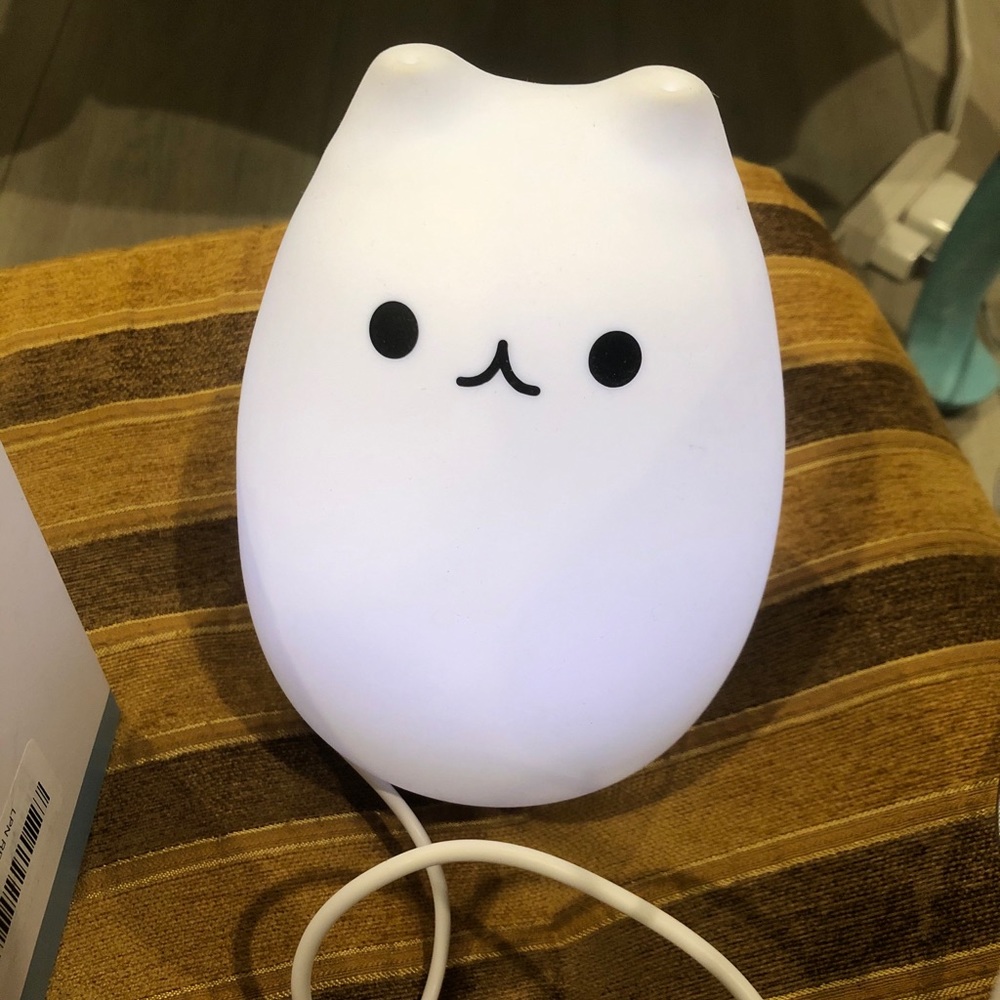 LED Kitty Night Light - Picture 3 of 8